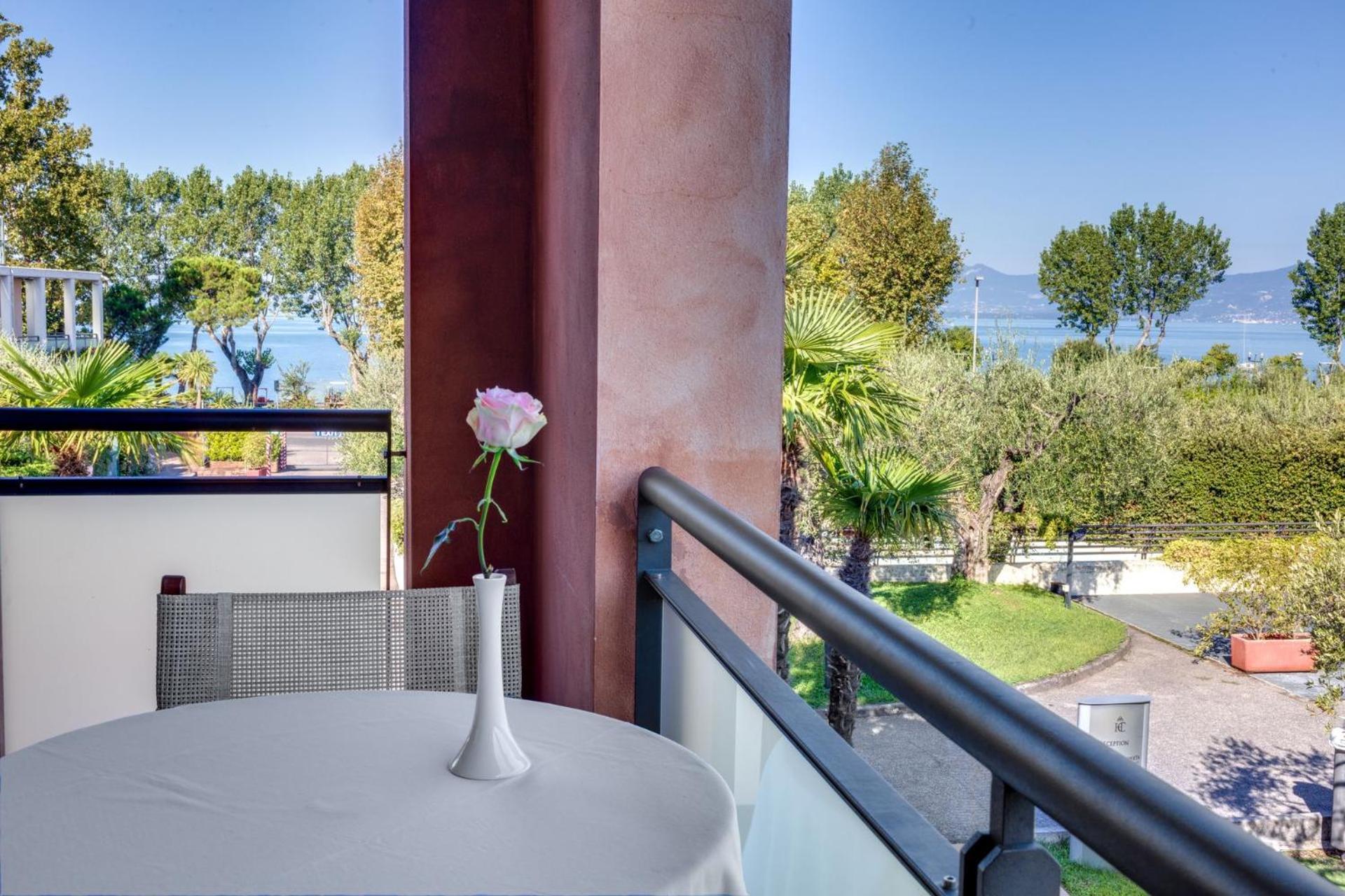 Hotel Caesius Thermae & Spa Resort Bardolino Exterior photo